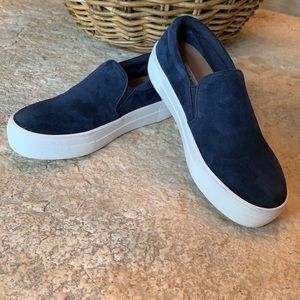 LIKE NEW! Steve Madden GILLS Slip-On Platform Sneakers....Mint!